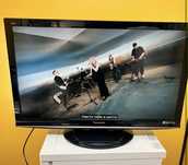 Продам два телевизора panasoni tashiba