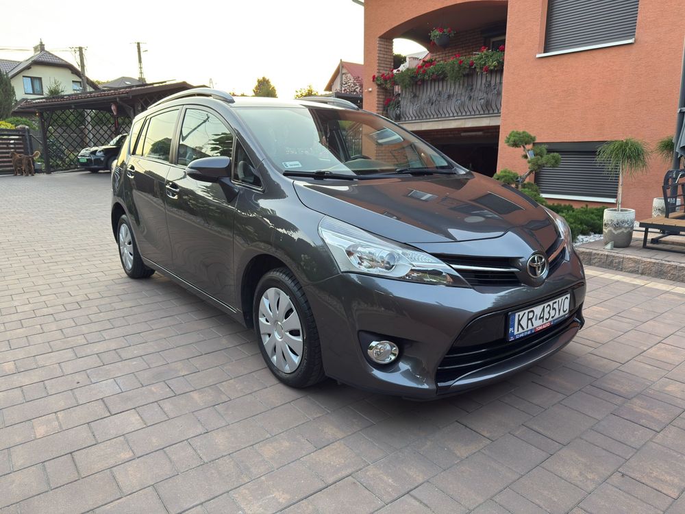 Toyota Verso 2.0 D4D 124KM wersja 7os. Salon PL Pierwszy Właściciel