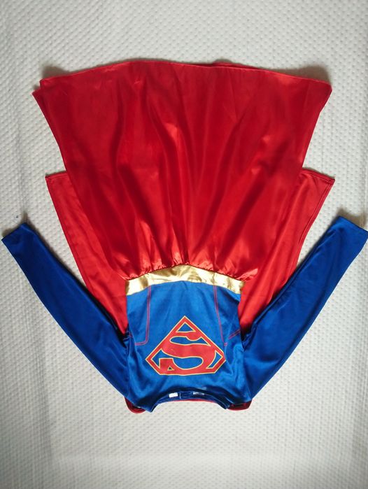 Карнавальна сукня Супер дівчина Super girl на 8-10 років з накидкою