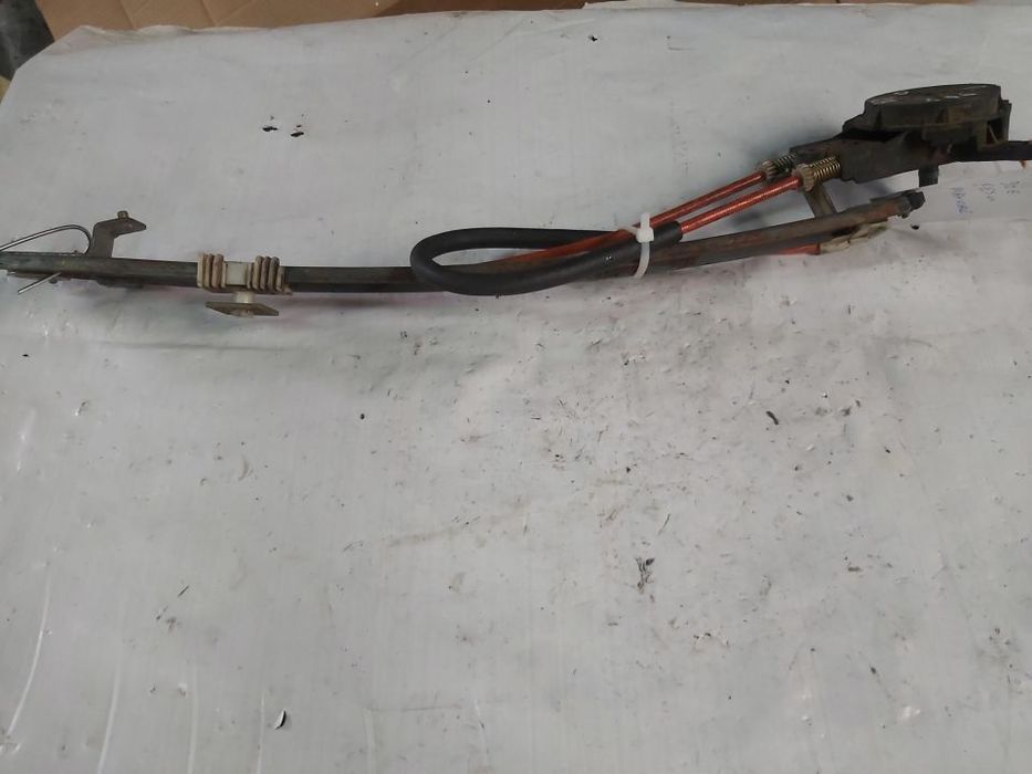 Elevador manual frente esquerdo Peugeot 106
