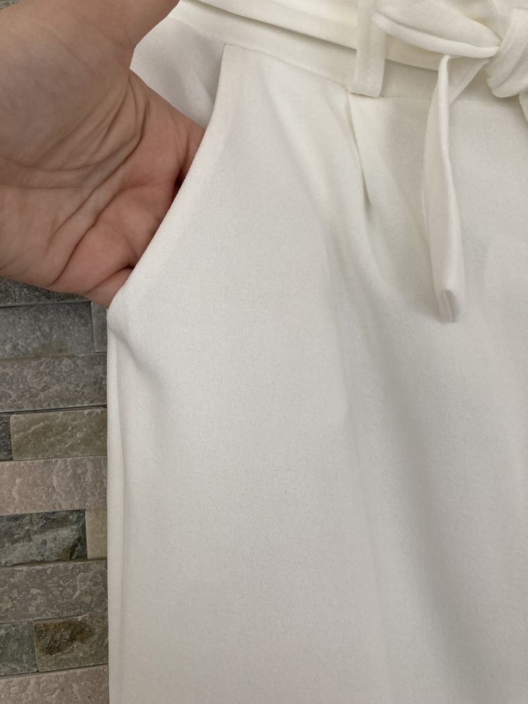 Eleganckie spodnie M L Xl New Collection Italy białe gumka