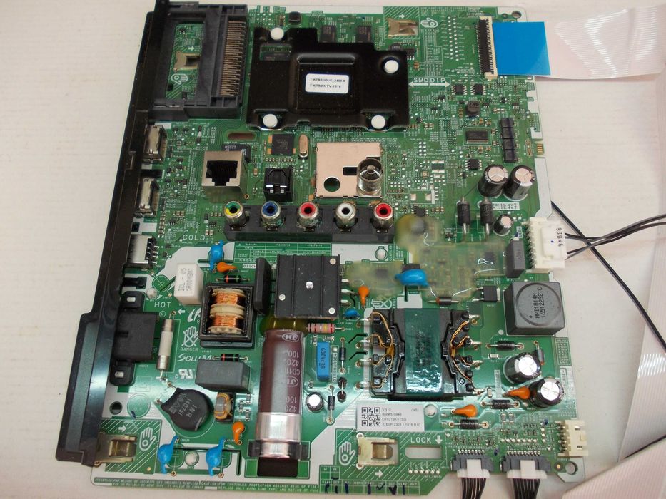 Peças retiradas de televisor Samsung UE32T 4305AK