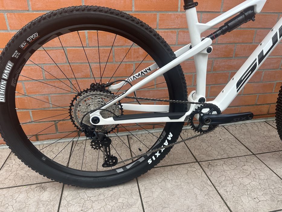 Bicicleta Btt Roda 29 carbono  suspensao Total Sunn Sid
