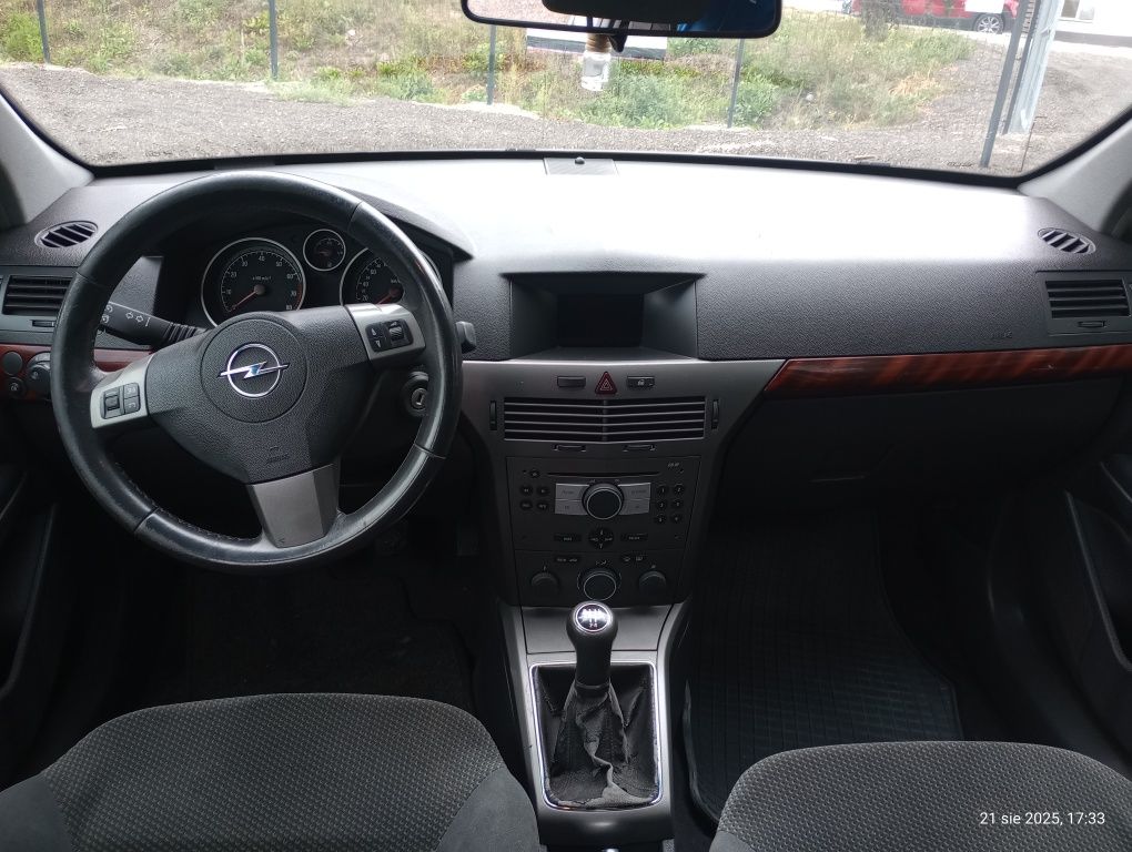 Opel Astra h 1.6 benzyna *Alu*klima*zarejestrowana*