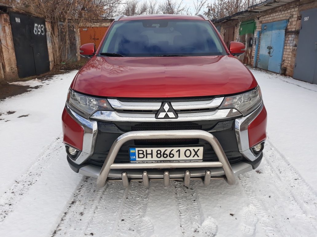 Продам Mitsubishi Outlander 17год, 3.0 объем.