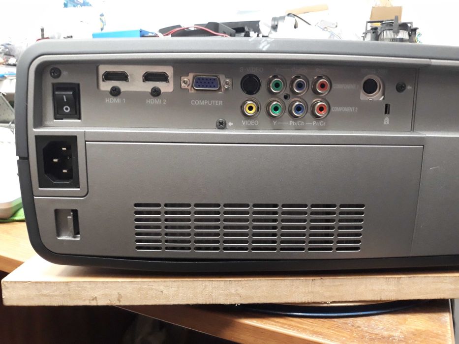 Проектор Sanyo PLV-Z4000 Япония.