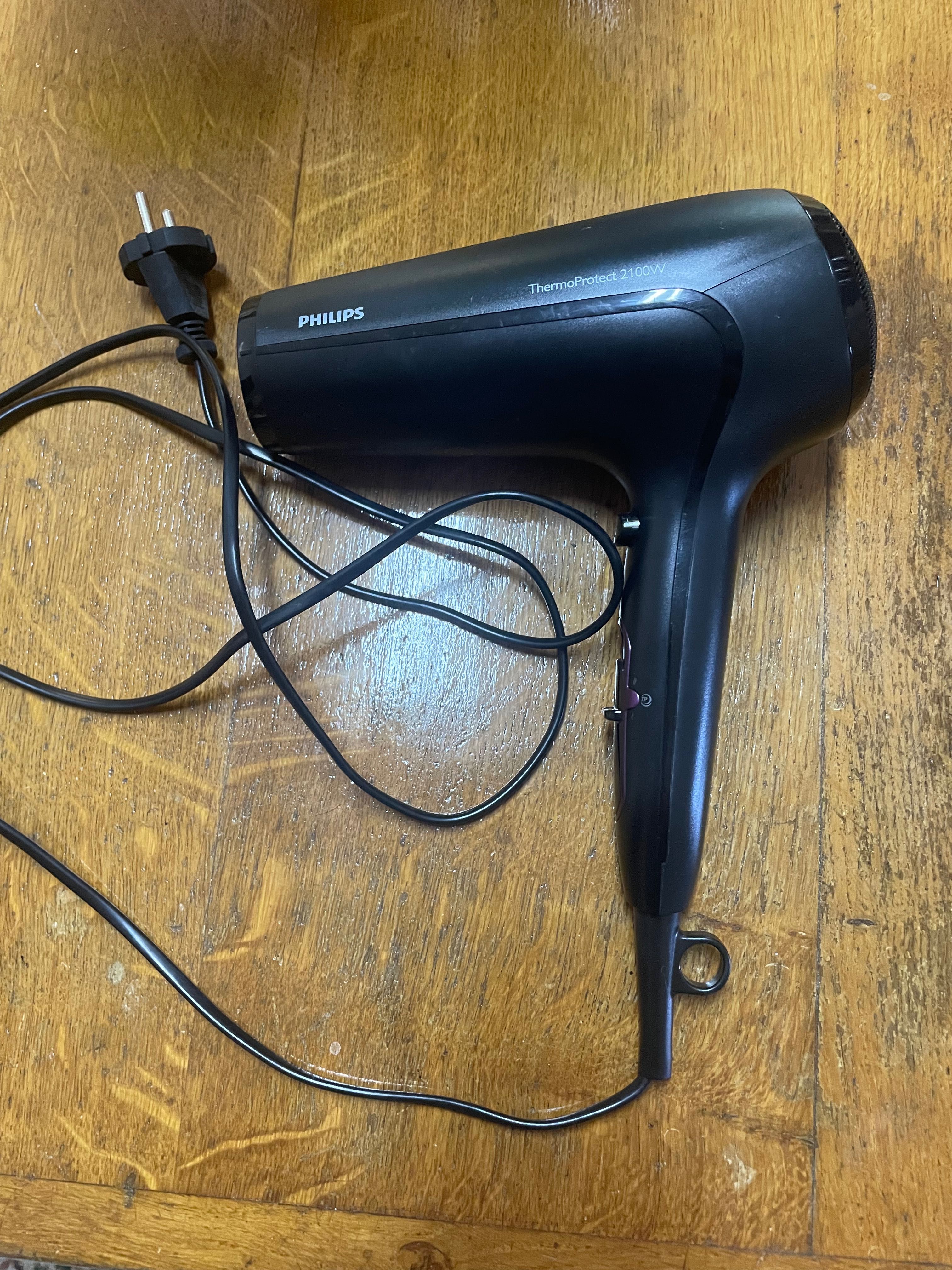 Secador de Cabelo Philips ThermoProtect HP8230