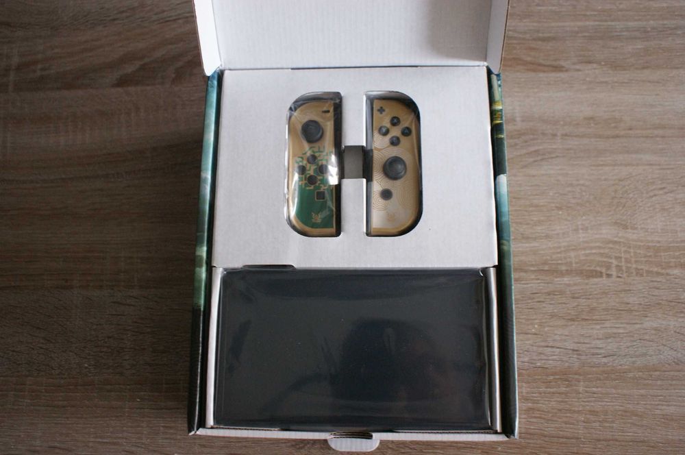 Nintendo Switch OLED Edição Especial Zelda: Tears of the Kingdom