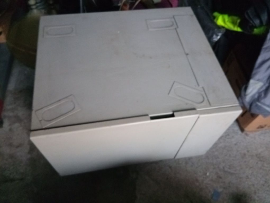 Szafka metalowa na kółkach 67x57x49