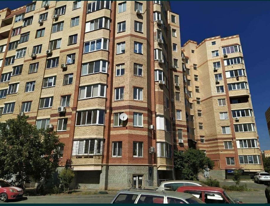 Фасад 150м‼️Коммерческое помещение Днепропетровская дор/Заболотного Ж