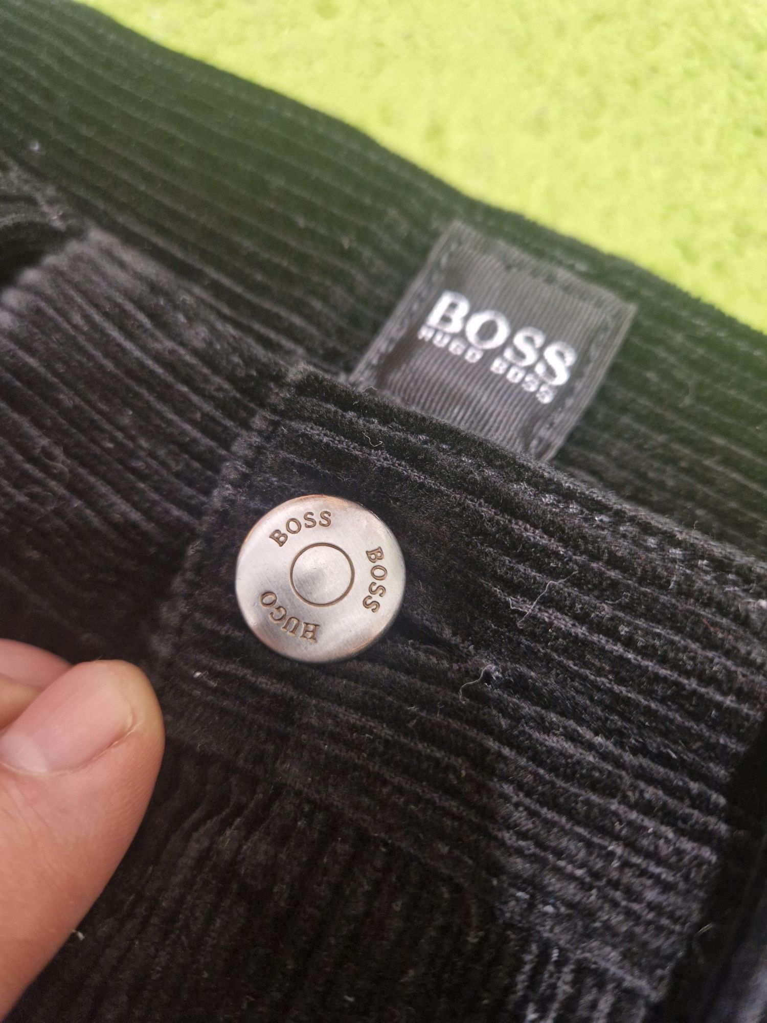 Hugo Boss sztruksy rozm 32/32