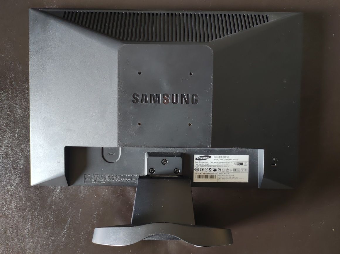 Monitor Samsung 920NW – 19 cali, panoramiczny