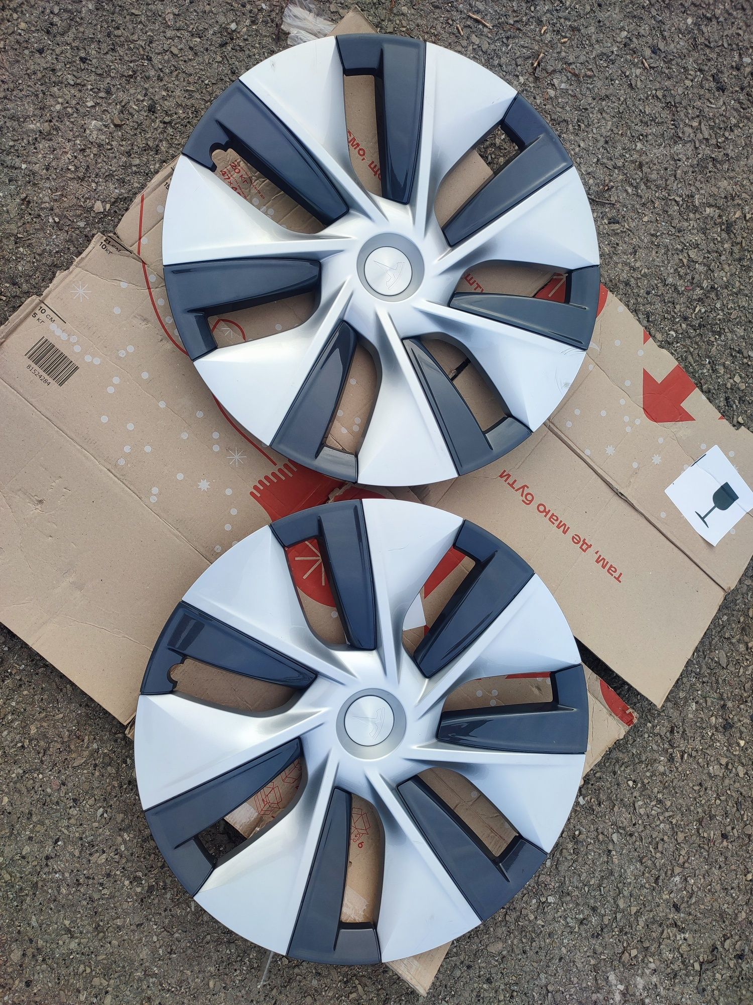 Ковпак на диск R19 Tesla Model Y 2020р- 1044235-00-B