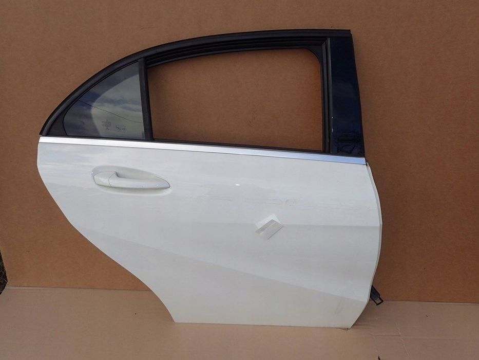 DW MERCEDES BENZ A200 W176 DRZWI PRAWY TYŁ BIAŁE