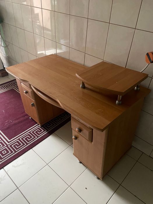Biurko uzywane drewnopodobna okleina