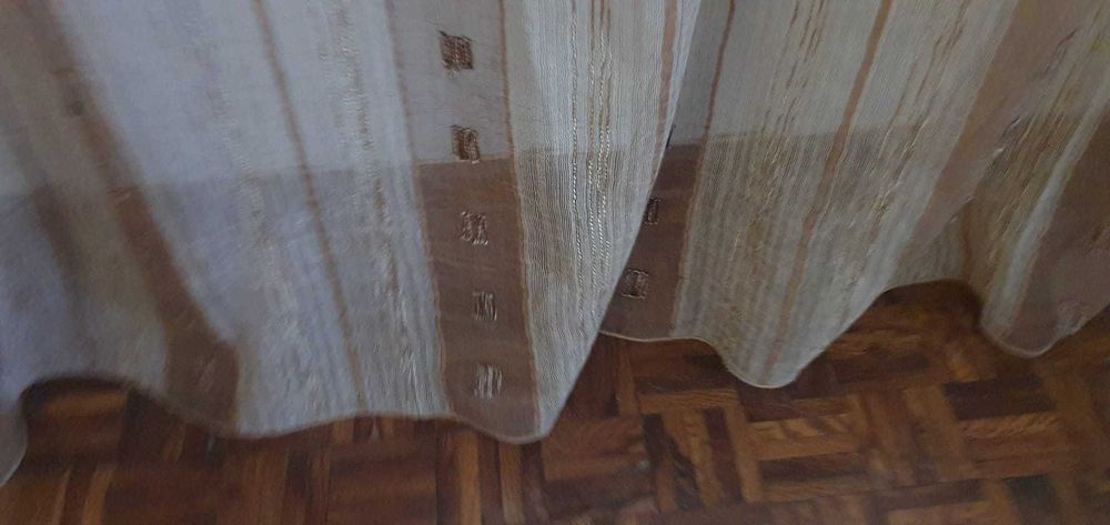 Cortinas Castanhas