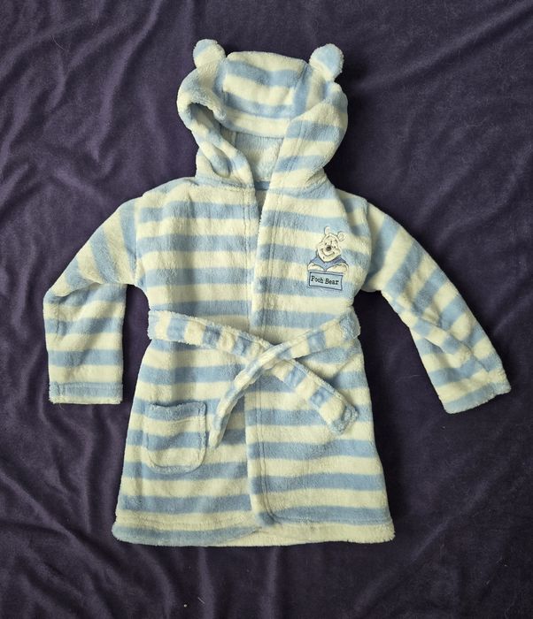 Szlafroczek chlopiecy.