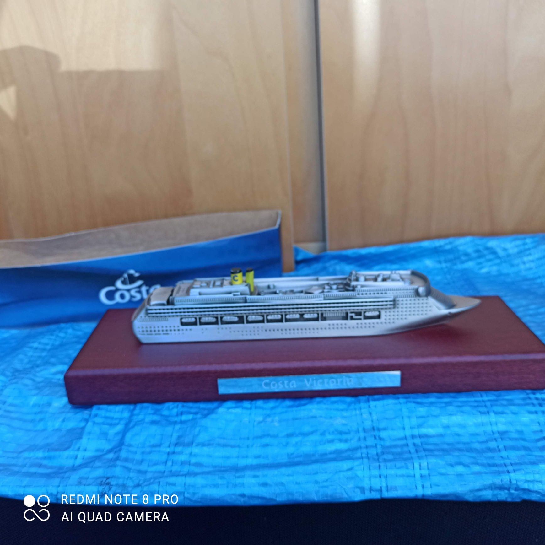 Metalowy model statku wycieczkowego Costa Victoria 1:700