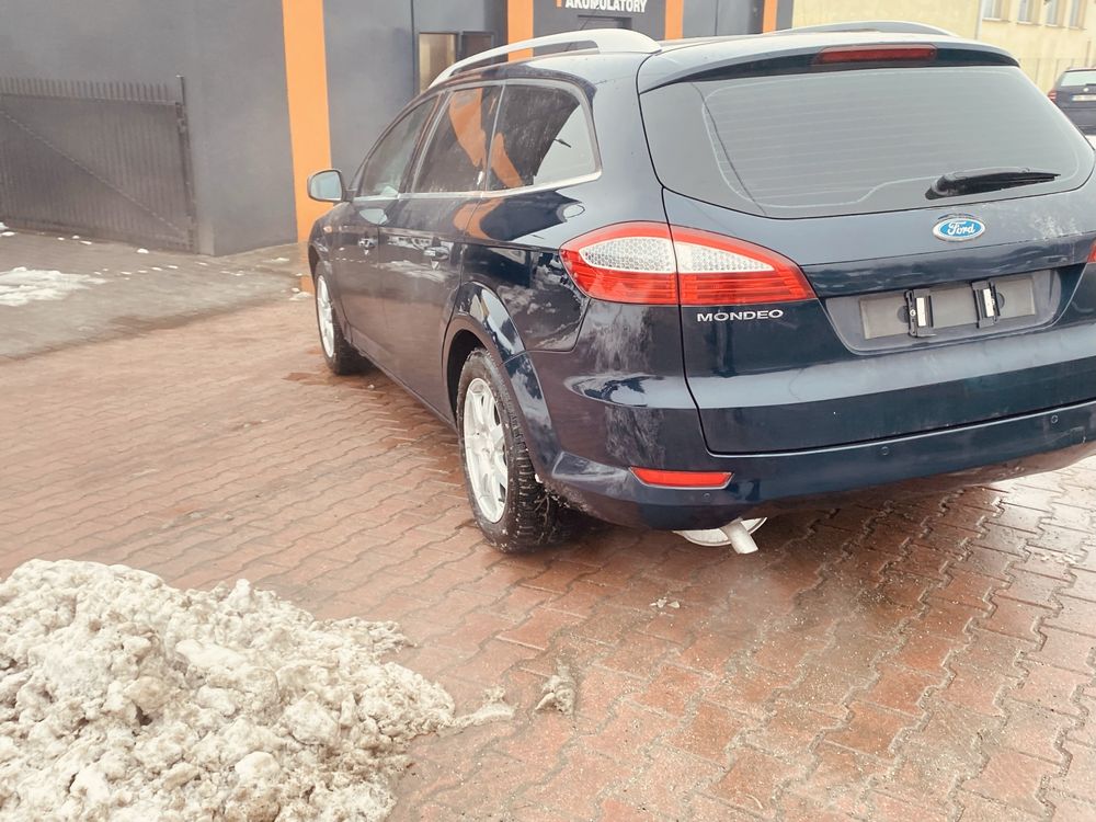 ford mondeo GHIA rok 2007 poj 2,0 bezn przeb 185tyś  zadabny