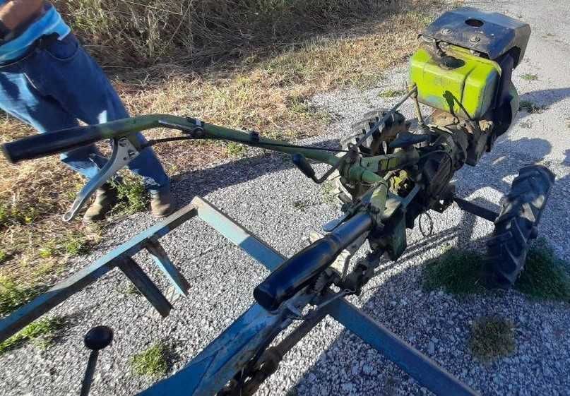 Tractor/Motocultivador Lombardini com Reboque com Tracção