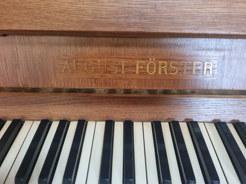 Pianino August Forster nastrojone transport