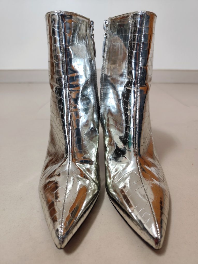 Botins Prateados de Salto Alto - Bershka (Tam. 37)