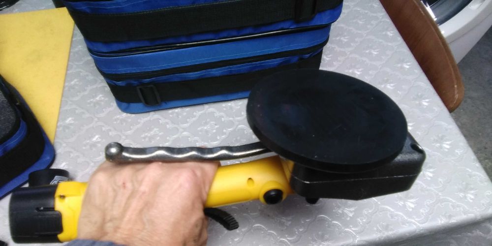 Ventosa vibratória, com 2 baterias, carregador e mala, NOVO.