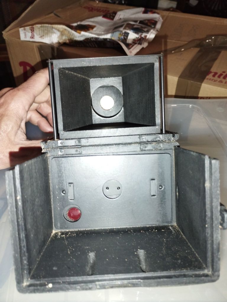 Máquina fotográfica muito antiga para coleccionadores.