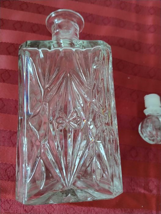 Kryształowa Karafka z PRL wys z korkiem 26 cm stan bdb. szybka wysyłka