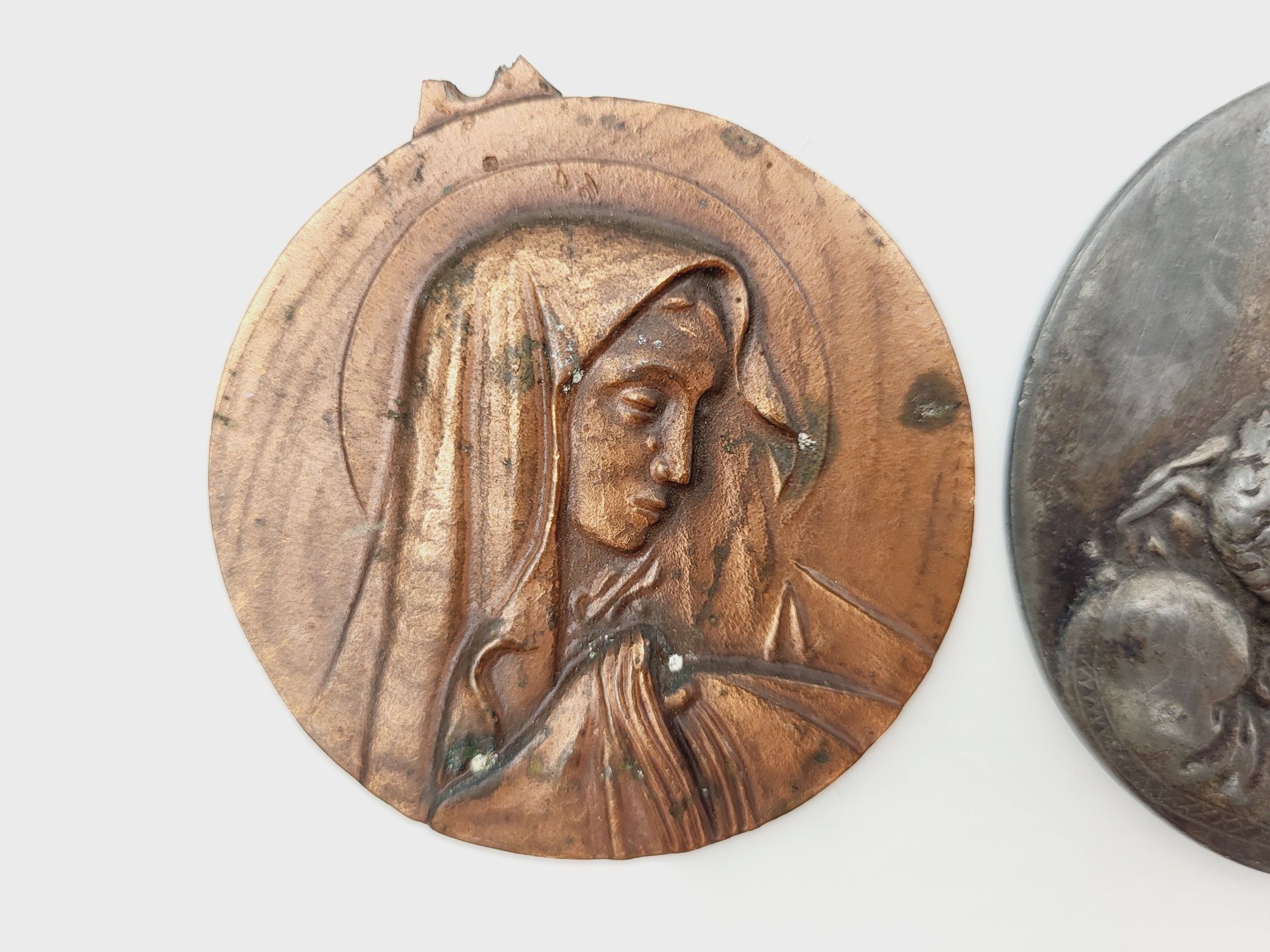 Dwa stare medaliony Matka Boska miedziany i cynowy