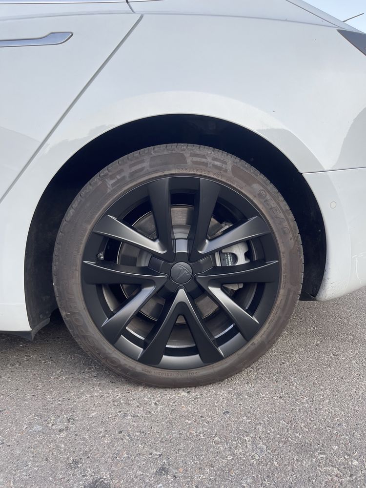 Колпаки на колеса tesla model 3 r18 plaid style