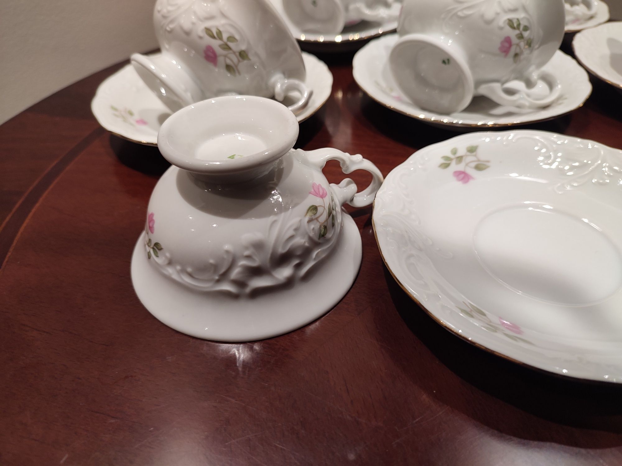 Śliczny stary zestaw sześciu filiżanek ze spodkami porcelana Wałbrzych