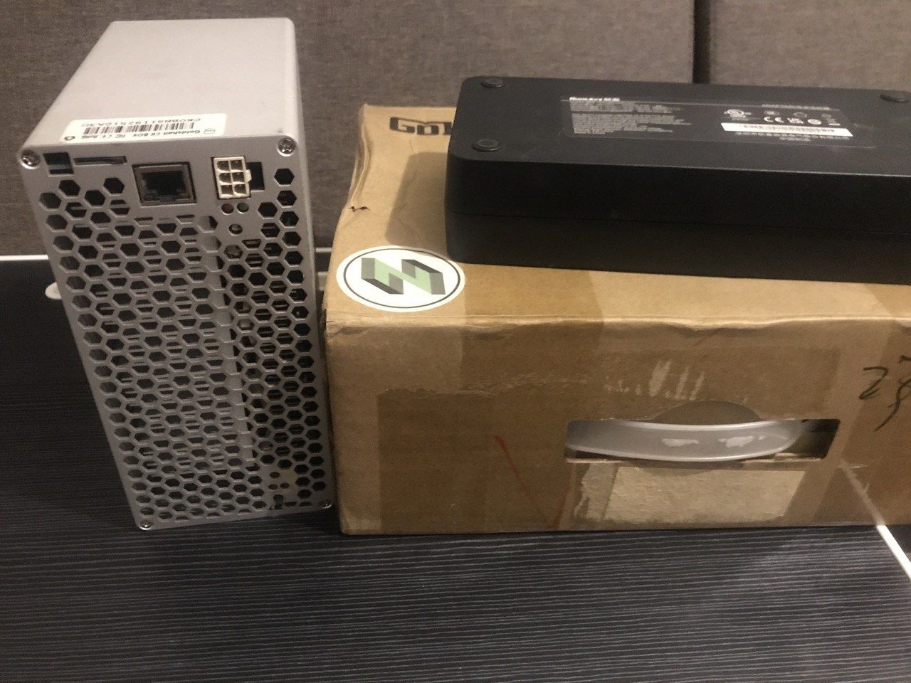 Asic miner Goldshell CK BOX
Алгоритм: Eaglesong
