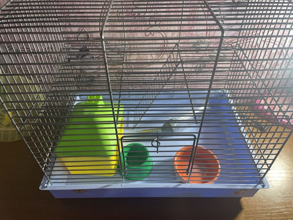 Продаю клетку для хомяка