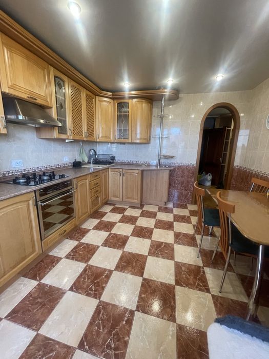 Продам 2кім.кв. в гарному стані по вул. Декабристів 44!