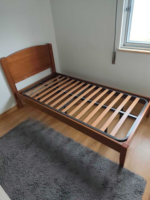 Cama de solteiro com colchão