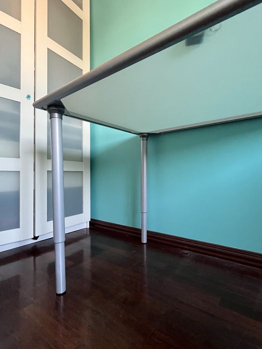 Mesa de vidro e metal IKEA 118x78