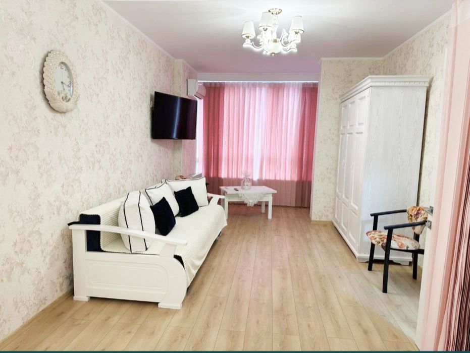 Шикарні апартаменти в центрі по  С.Бандери 23. Вільно