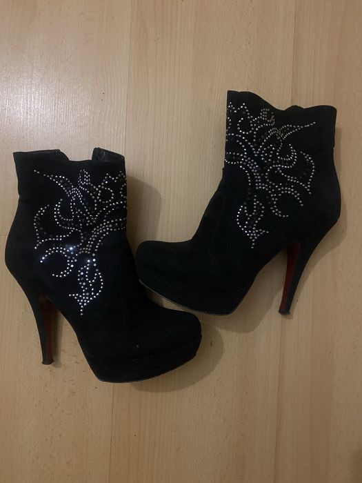 ботфорди 35,5р  черевики 36р,37р