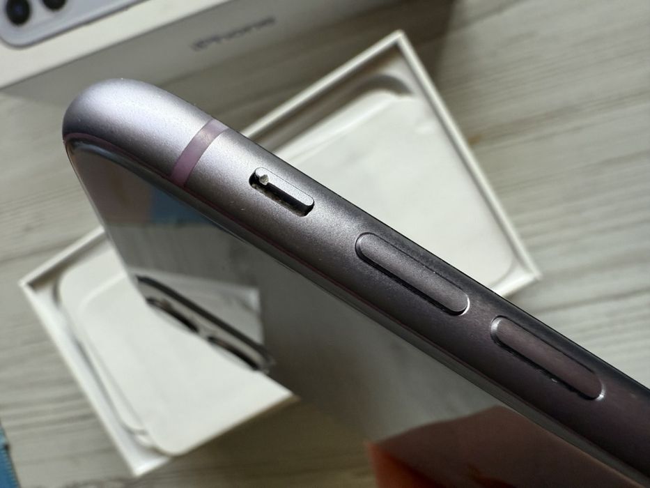 IPHONE 11 64GB (Purple).