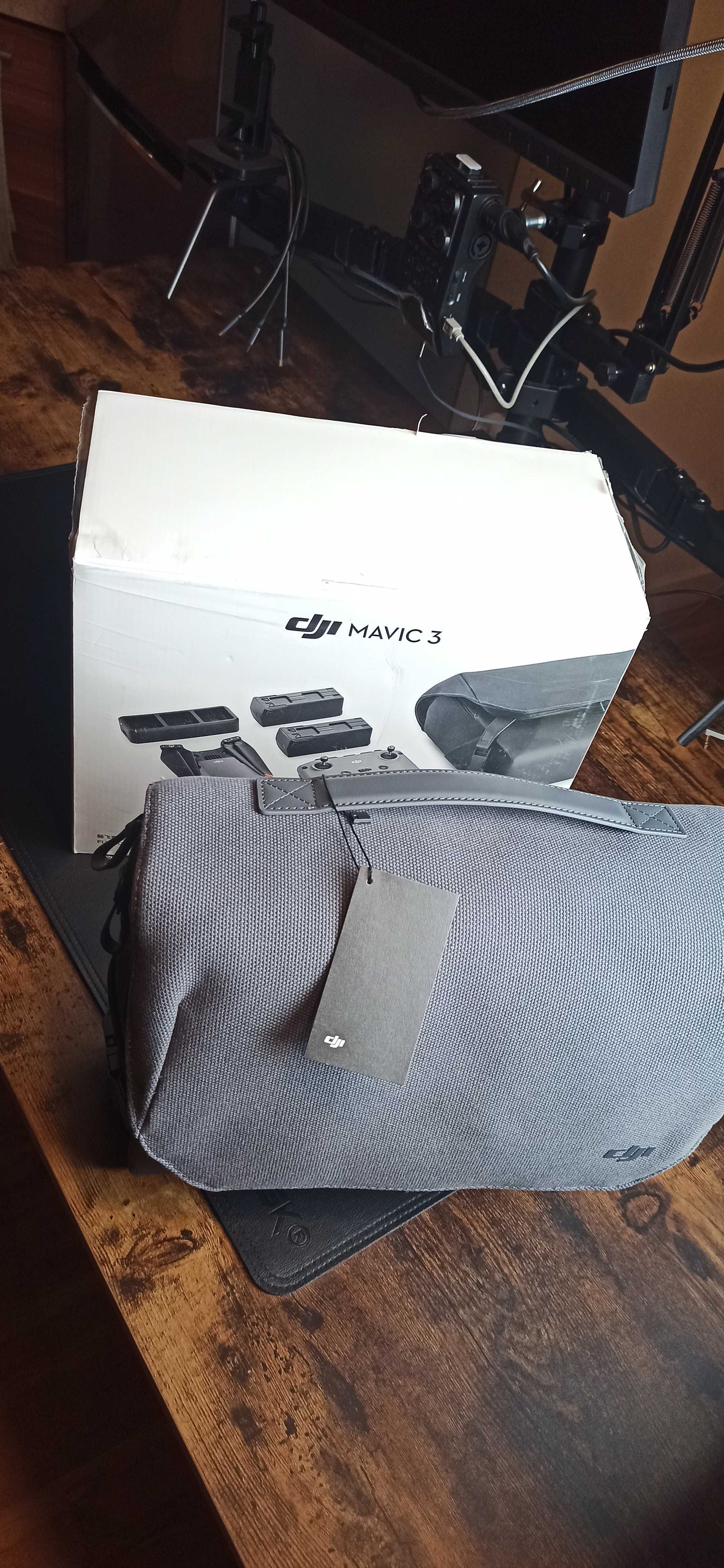 Dron DJI Mavic 3 Fly More Combo 8000 m 5000 mAh