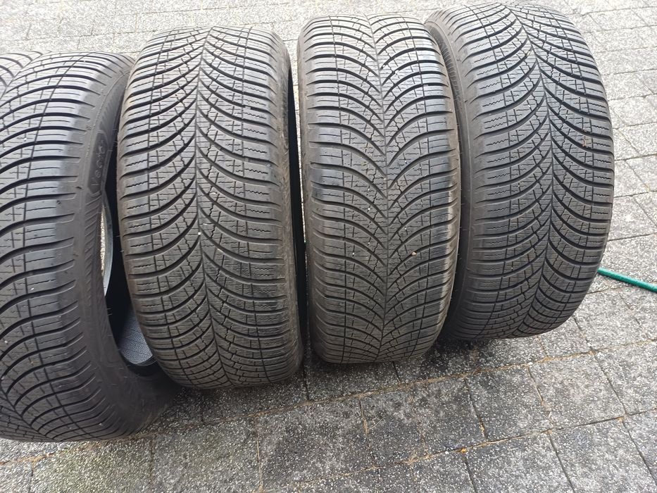 Koplet opon całorocznych goodyear 205/55/16