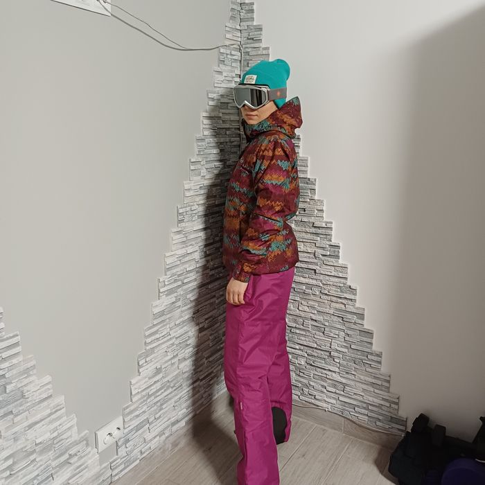 Лижний  модний костюм  розмір М  дуже класний