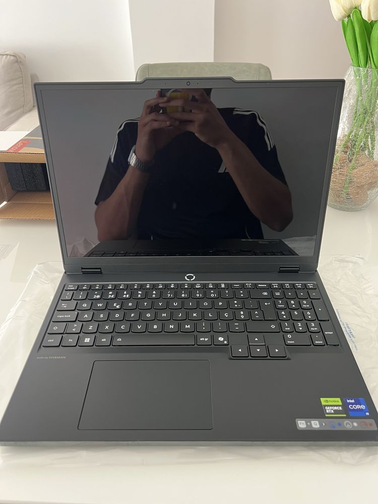 Portatil i9 14900HX, 32GB RAM DDR5, RTX 5070 OLED