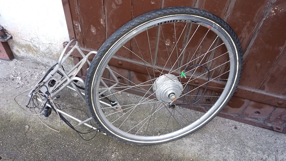 Silnik elektryczny   z bagażnikiem czytaj opis