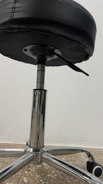 4 Bancos base cromada 5 rodas (PRETOS)