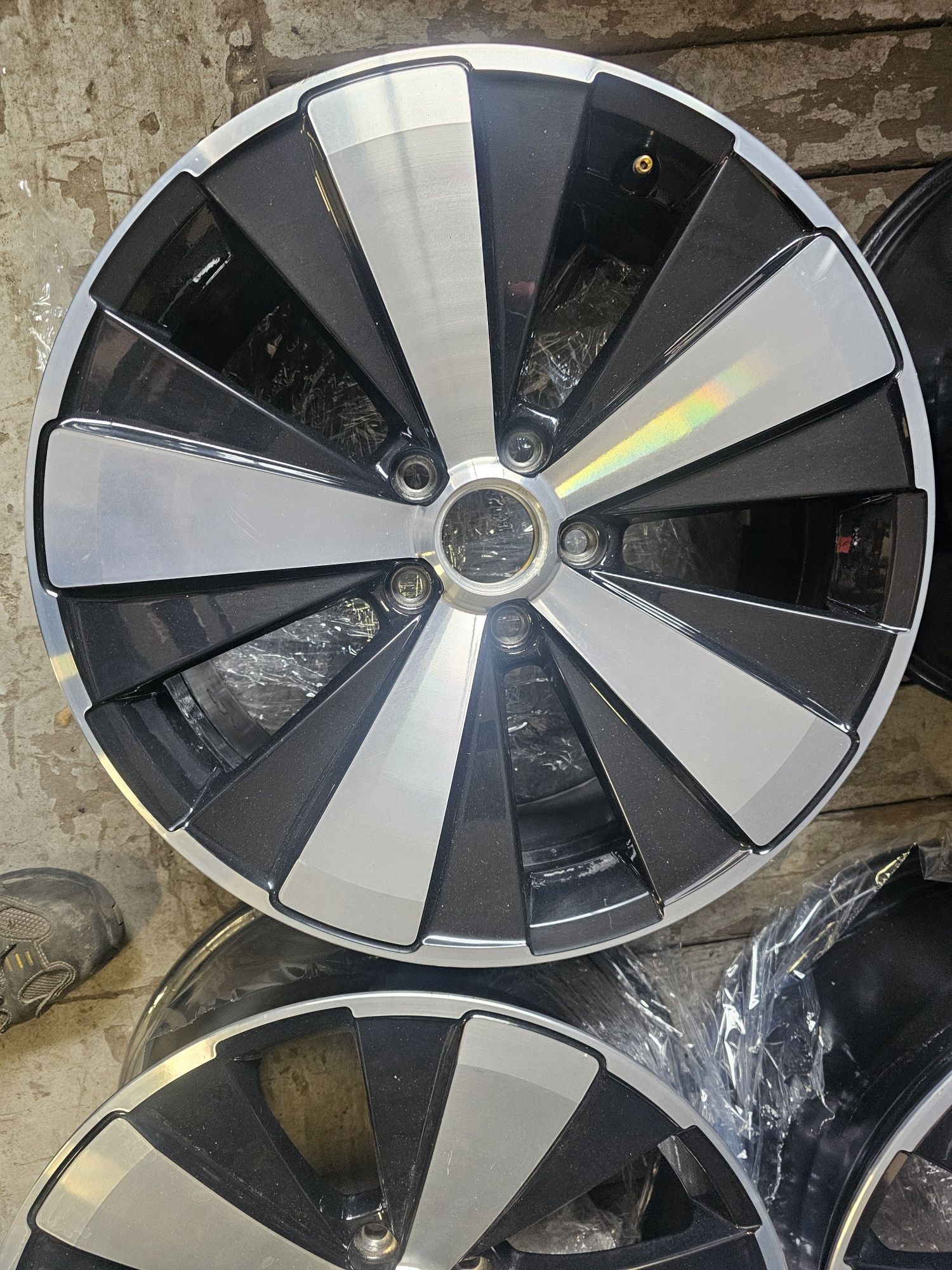 Felgi aluminiowe 18 5x112 et48 VW beetel