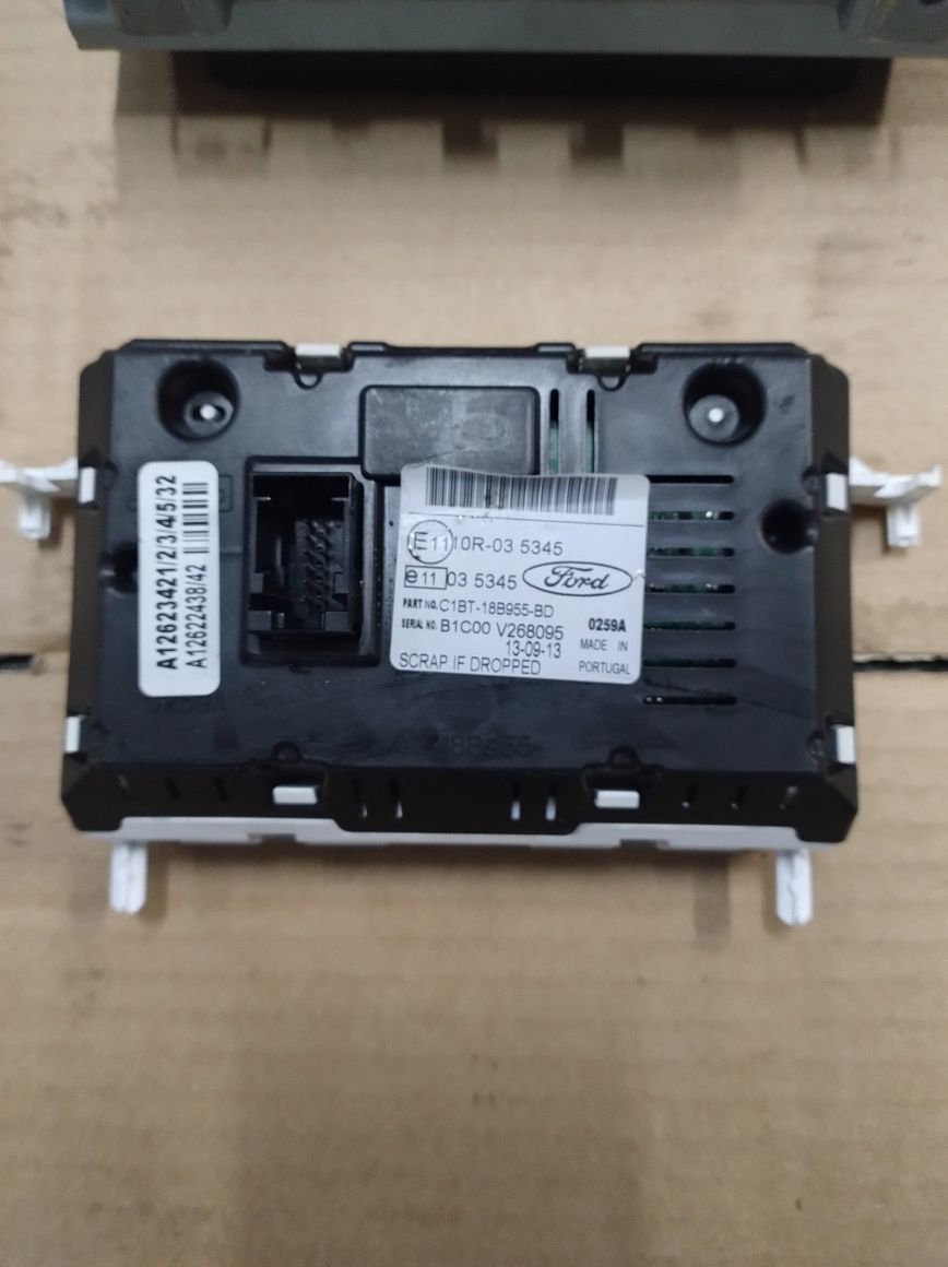 Radio nawigacja panel sterowania Ford Fiesta MK7