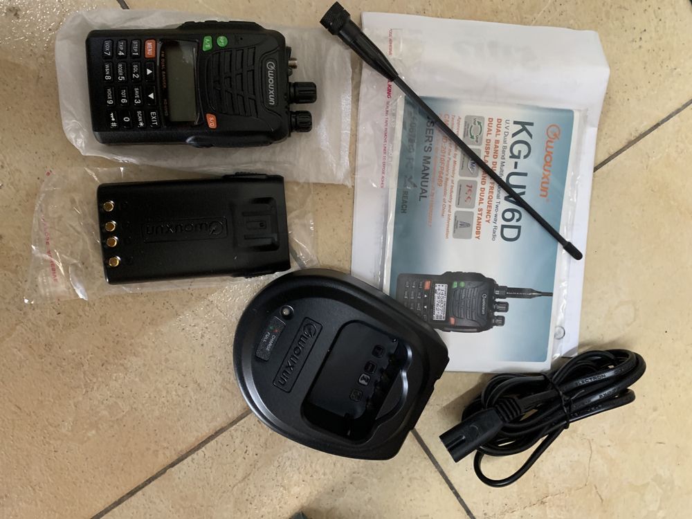 Rádio VHF/UHF Wouxun KG-UV6D