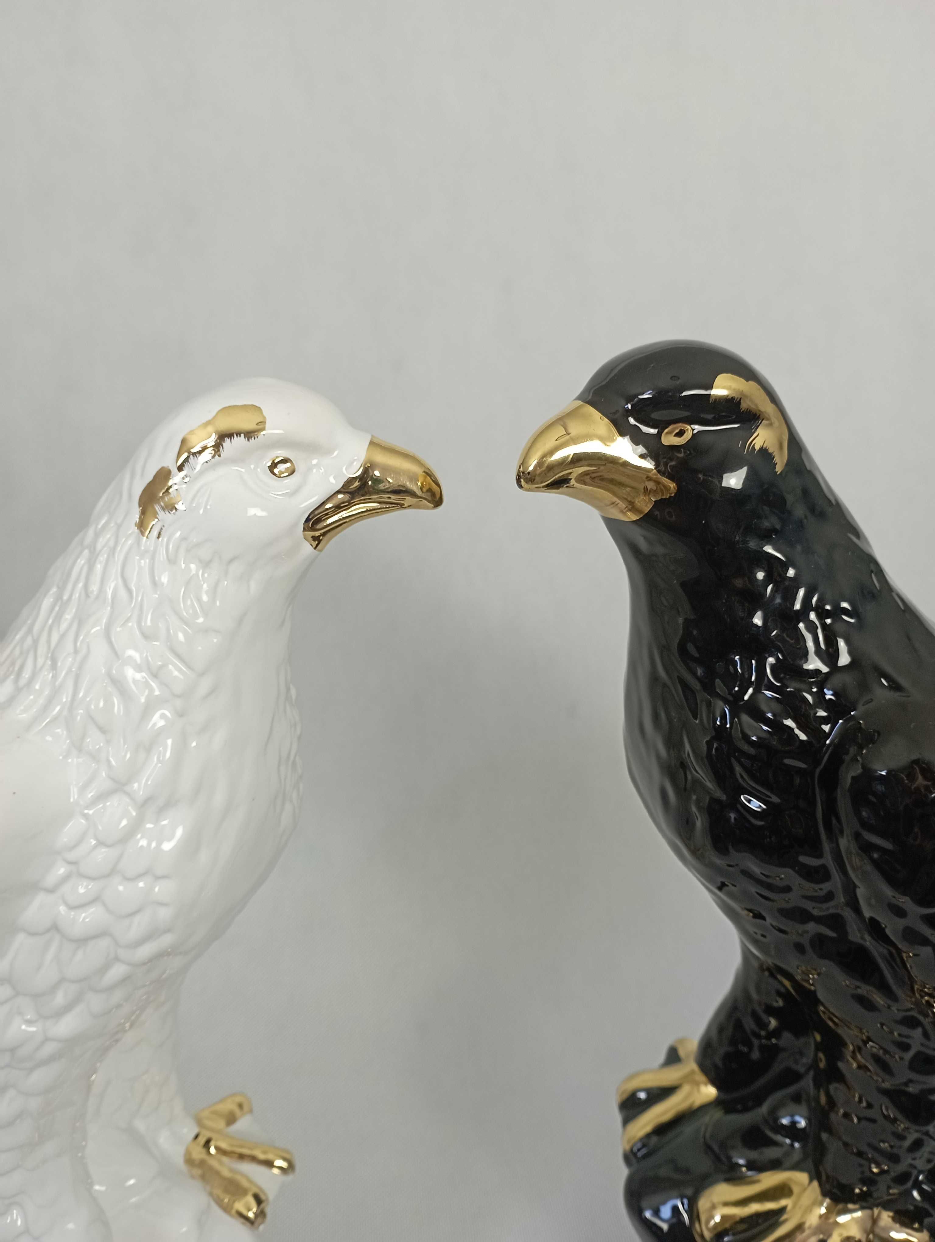 Duże figurki porcelanowych orłów